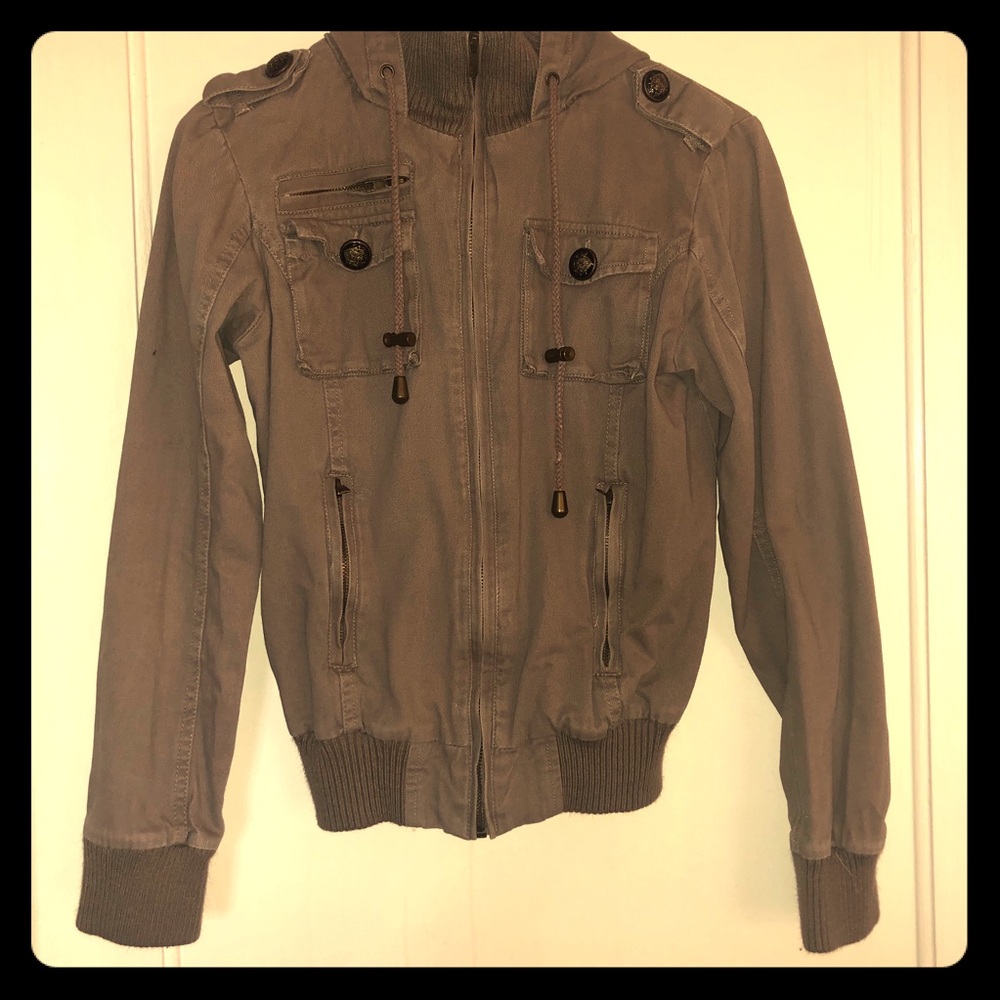 Hoodie jacket with tons of details!